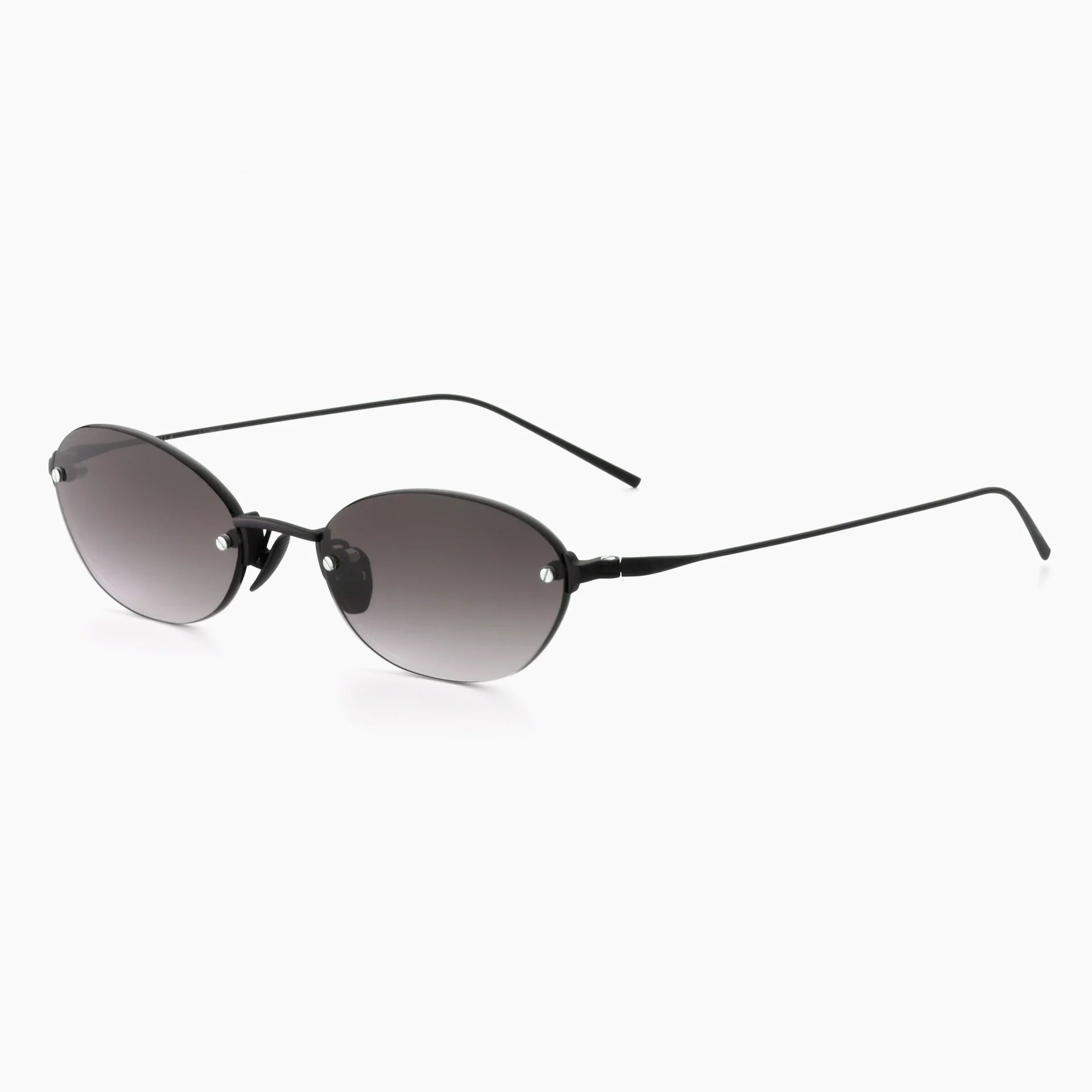 Io-Akila-Ssense-2549-01-01-Sunglasses-P2.webp