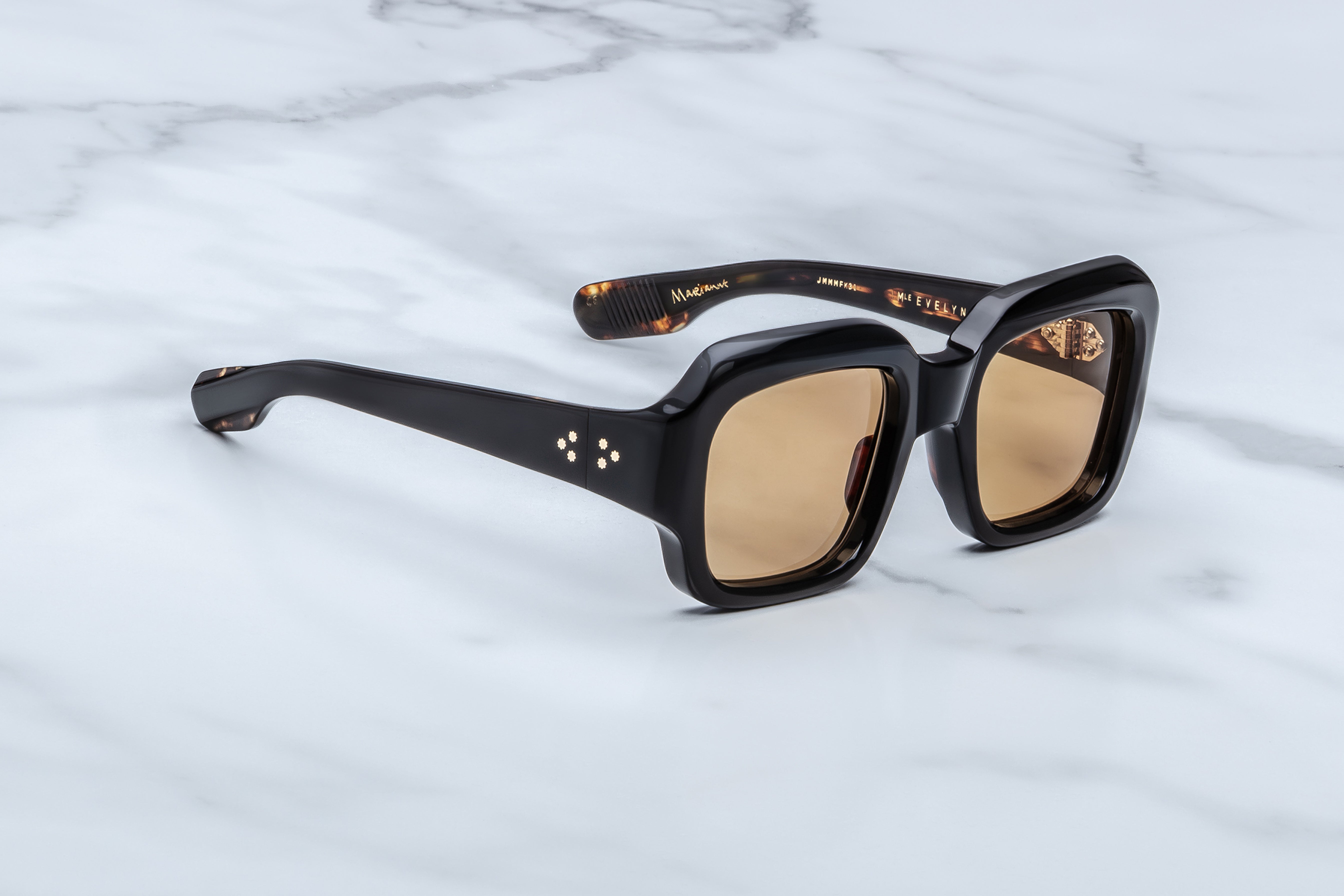 JMM EVELYN MONDAY SIDE