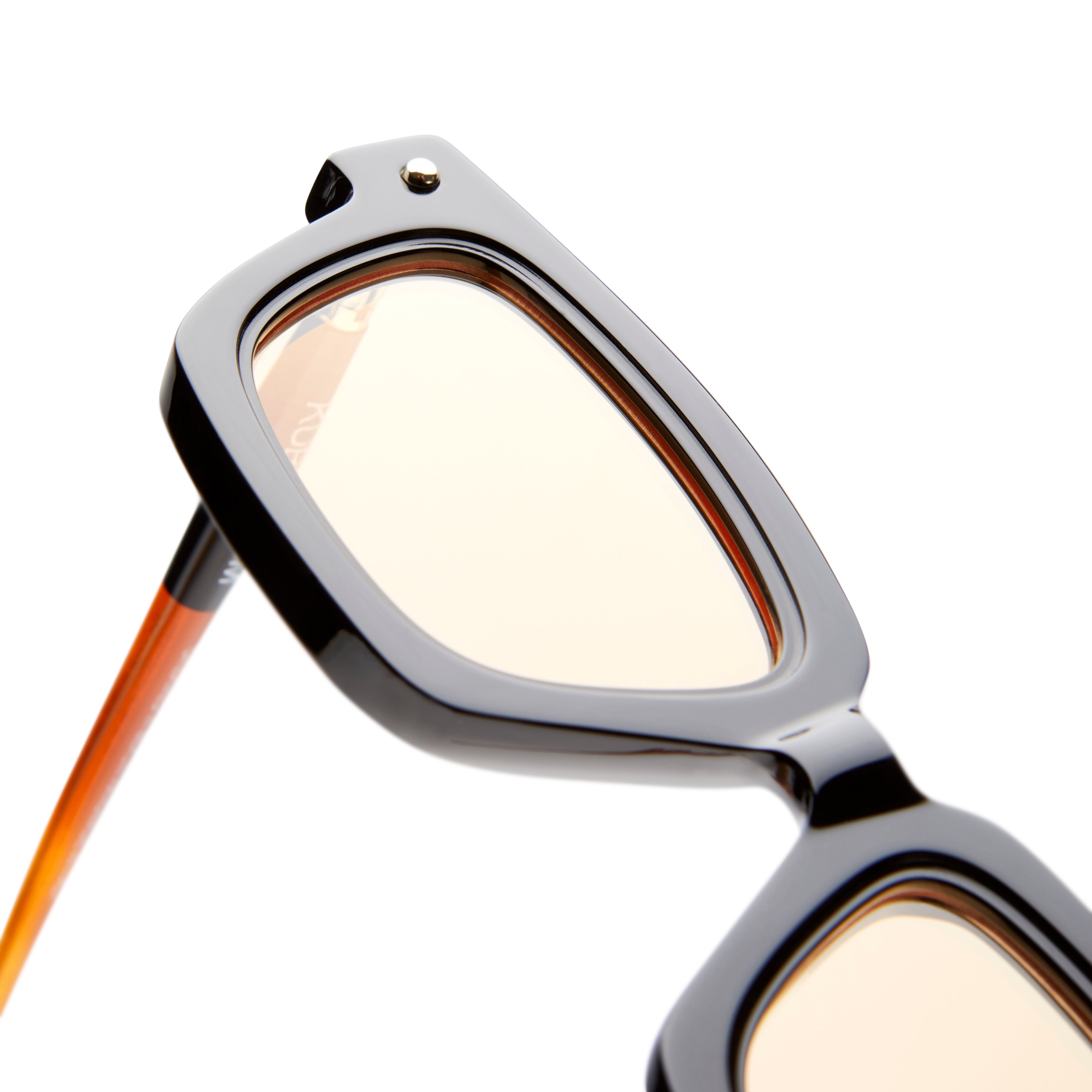 Kuboraum P25 / FRAMED EWE – FRAMED EWE Optical