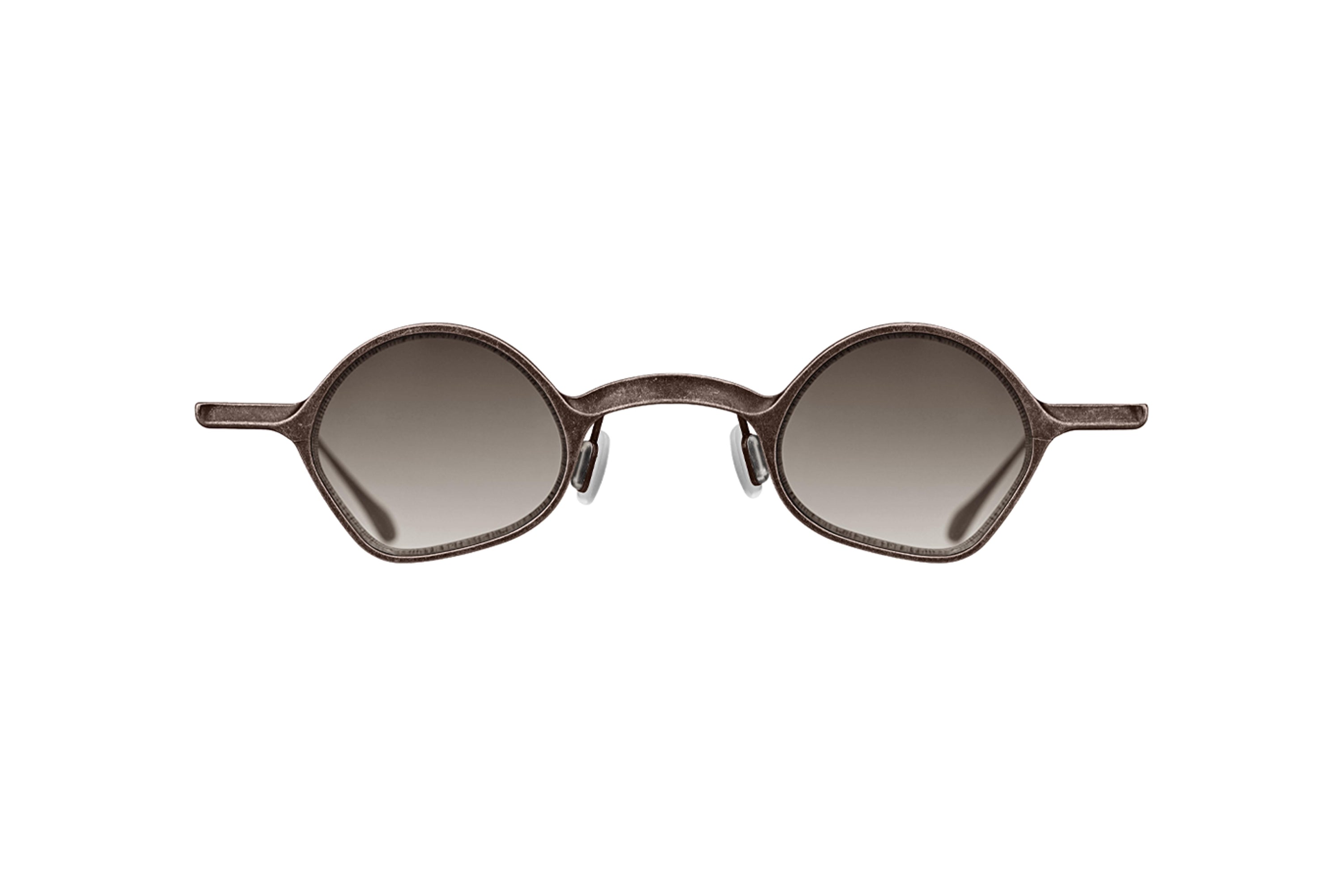 Round, brown RIGARDS RG1923CU sunglasses by RIGARDS with dark gradient UV400 sun lenses, displayed against a white background and viewed from the front.